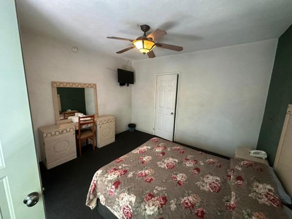 Hotel Real Santa Rosa : photo 4 de la chambre chambre standard lit queen-size