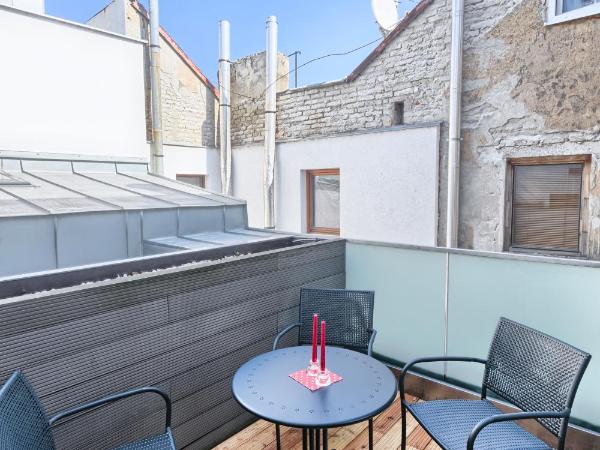 Karlin Residence by TKC : photo 8 de la chambre suite en duplex avec terrasse