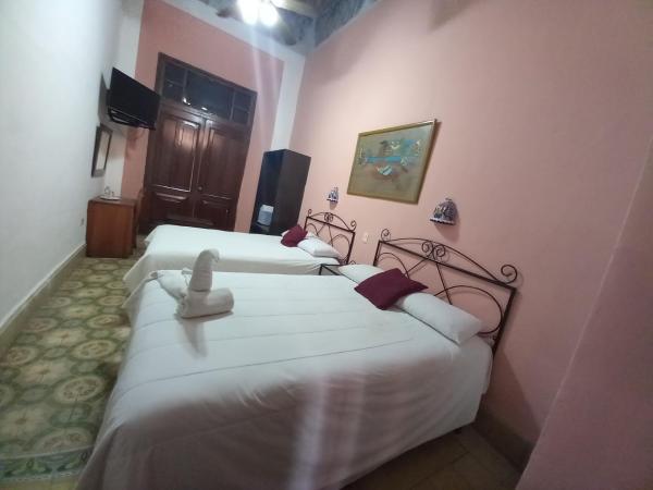 Hotel Reforma : photo 8 de la chambre chambre double avec 2 lits doubles