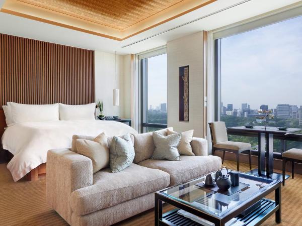 The Peninsula Tokyo : photo 1 de la chambre grande chambre lit king-size premier - vue sur jardin