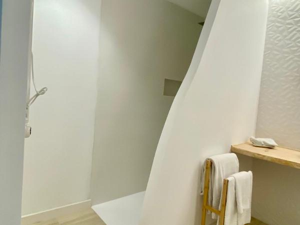 Hotel Alamo : photo 2 de la chambre chambre supérieure lit queen-size