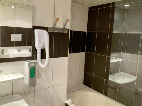 Hôtel Saint Georges : photo 2 de la chambre chambre lits jumeaux