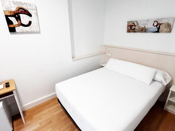 Pensión Régil : photo 1 de la chambre chambre double avec balcon