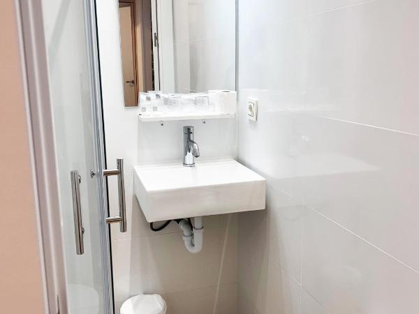 Pensión Régil : photo 1 de la chambre chambre simple avec balcon