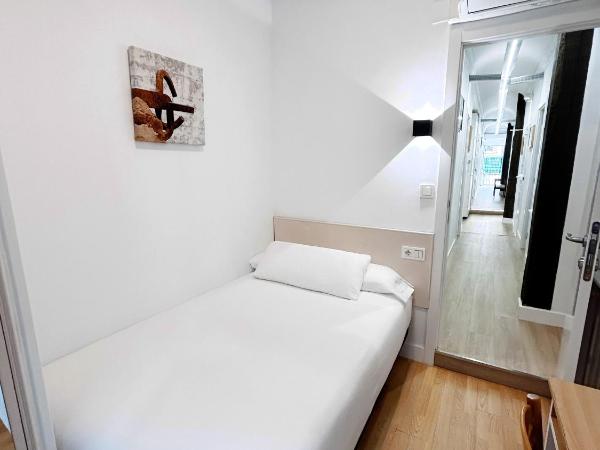 Pensión Régil : photo 3 de la chambre chambre simple avec balcon