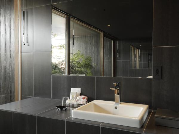 Sowaka : photo 3 de la chambre grande chambre lit king-size deluxe - vue sur cour (annexe)