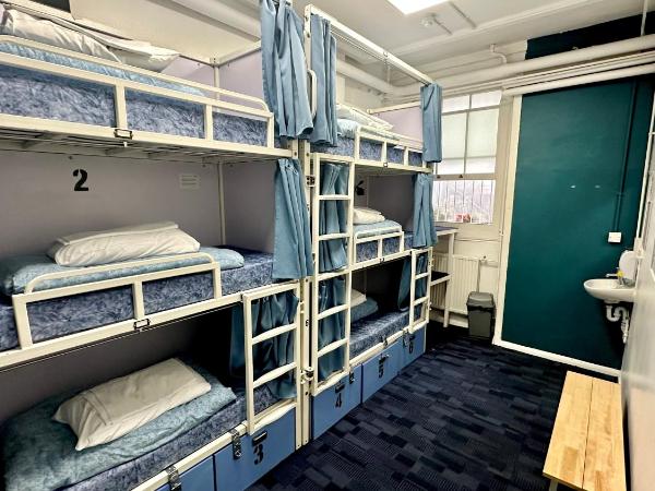 Smart Russell Square Hostel : photo 3 de la chambre lit simple dans dortoir mixte de 6 lits