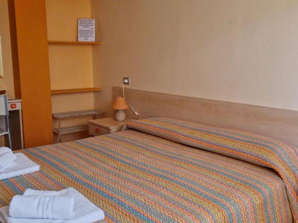 B&B Casa Mia : photo 3 de la chambre chambre double ou lits jumeaux avec salle de bains