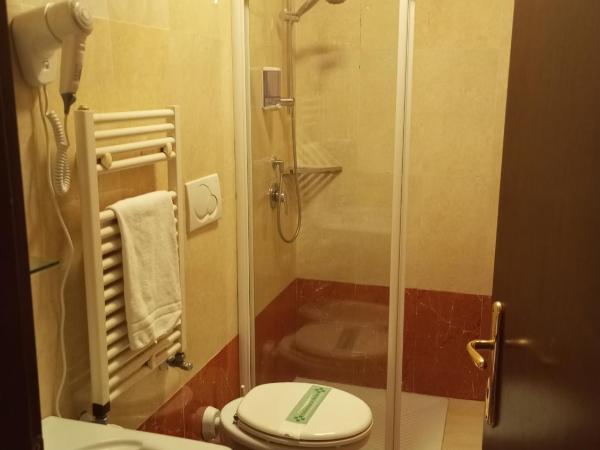 Hotel Henry : photo 3 de la chambre chambre triple