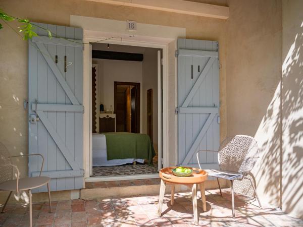 Lou Cagnard : photo 8 de la chambre chambre de luxe avec terrasse