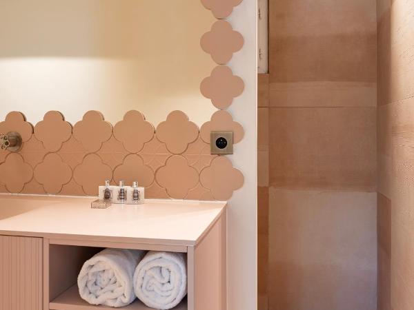 Lou Cagnard : photo 5 de la chambre chambre de luxe avec terrasse