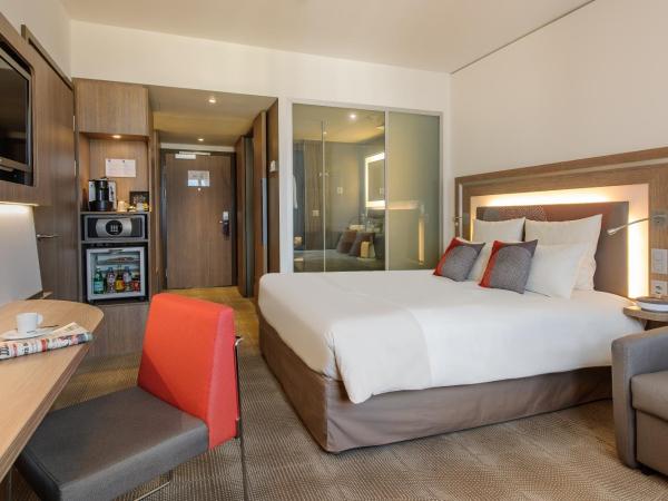 Novotel Lugano Paradiso : photo 1 de la chambre chambre double exécutive avec canapé-lit