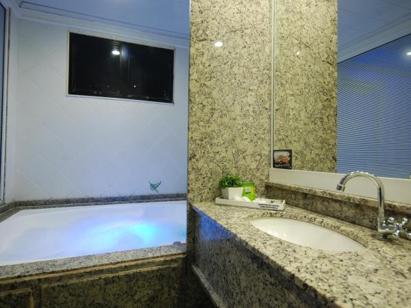 Lina Motel Tatuapé : photo 4 de la chambre chambre double avec baignoire spa