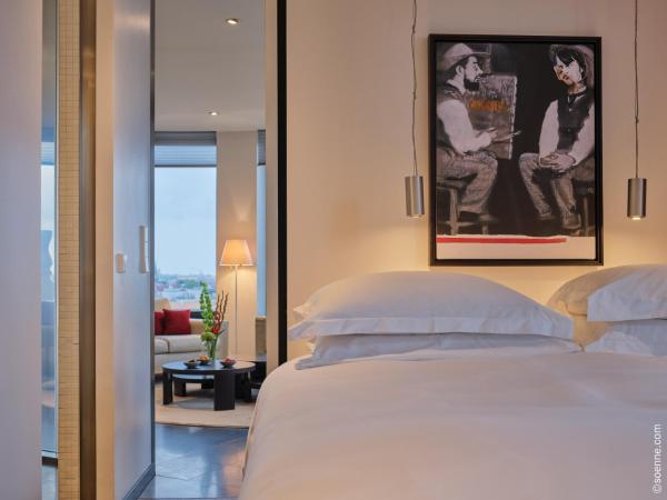 Dorint Kurfürstendamm Berlin : photo 4 de la chambre suite supérieure avec lit king-size