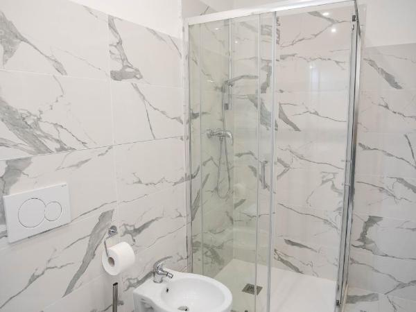 Residenza Ponte Catena : photo 5 de la chambre chambre double avec salle de bains privative