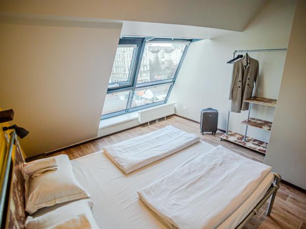 Wombat's City Hostel Vienna Naschmarkt : photo 2 de la chambre chambre double avec vue