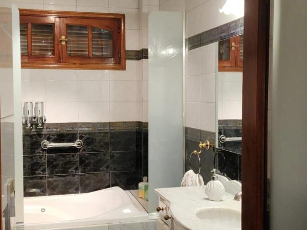 Hotel Boutique Casa & Cava : photo 9 de la chambre chambre double avec salle de bains privative