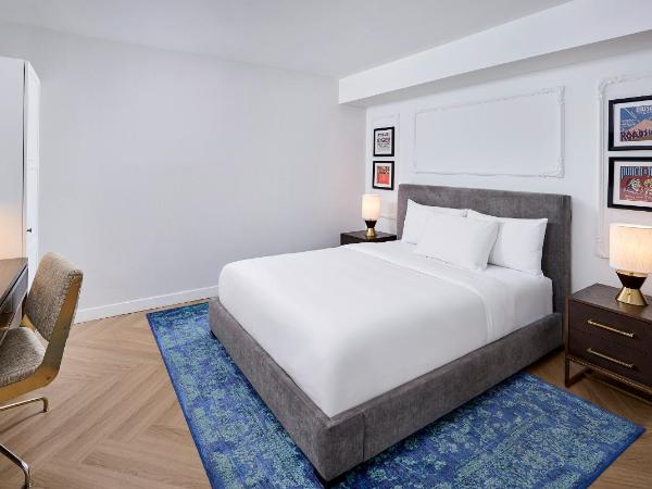 Pantages Hotel Toronto Centre : photo 1 de la chambre suite lit queen-size