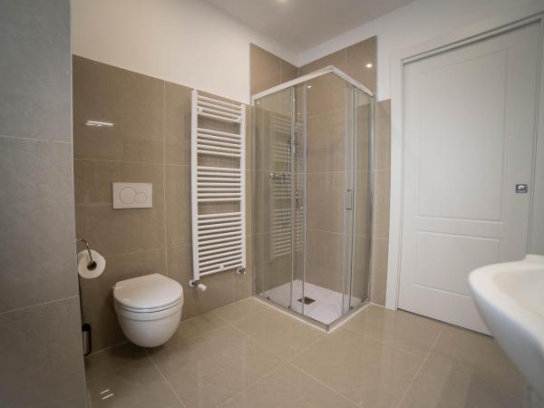 Residenza Ponte Catena : photo 5 de la chambre chambre triple avec salle de bains privative