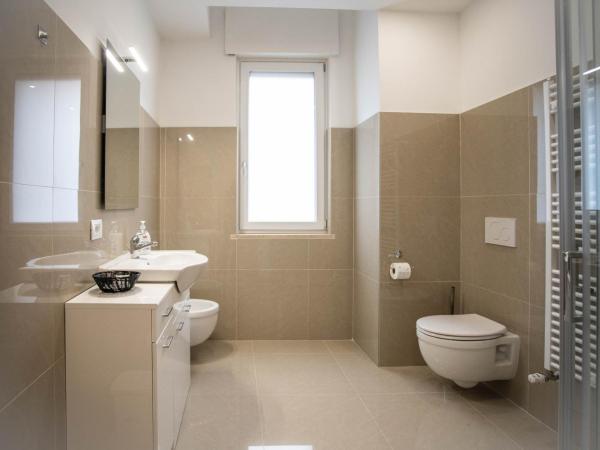 Residenza Ponte Catena : photo 8 de la chambre chambre triple avec salle de bains privative