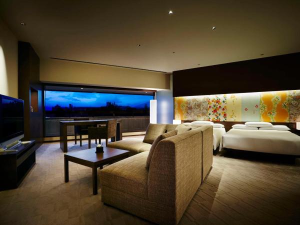 Hyatt Regency Kyoto : photo 2 de la chambre chambre double de luxe avec 2 lits doubles et balcon