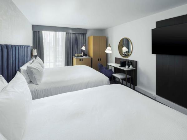 DoubleTree by Hilton Manchester Piccadilly : photo 1 de la chambre chambre king de luxe avec 2 lits king-size