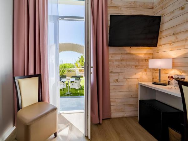 Le Rabelais : photo 1 de la chambre chambre double avec terrasse