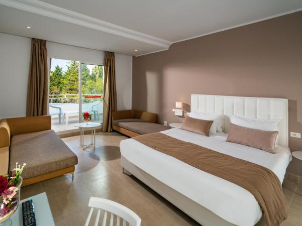 Golden Tulip Président Hammamet : photo 1 de la chambre chambre quadruple