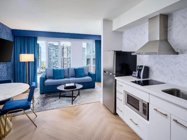 Pantages Hotel Toronto Centre : photo 1 de la chambre suite deluxe avec lit king-size