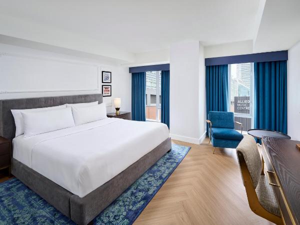 Pantages Hotel Toronto Centre : photo 2 de la chambre suite lit king-size signature pantages