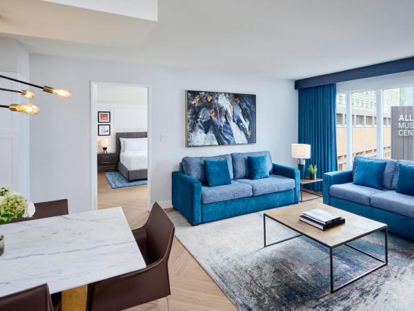 Pantages Hotel Toronto Centre : photo 1 de la chambre suite lit king-size signature pantages