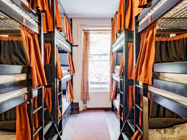 Palmers Lodge Swiss Cottage : photo 2 de la chambre lit dans dortoir mixte de 12 lits