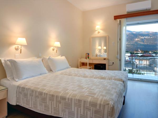 Palladion Hotel : photo 1 de la chambre chambre double ou lits jumeaux - vue sur lac