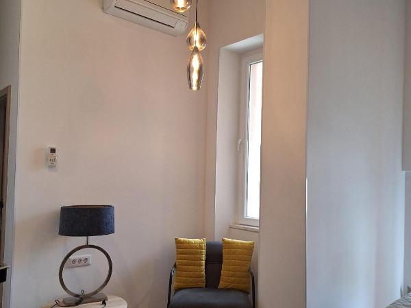 Emi Luxury Apartments : photo 2 de la chambre chambre double deluxe avec balcon