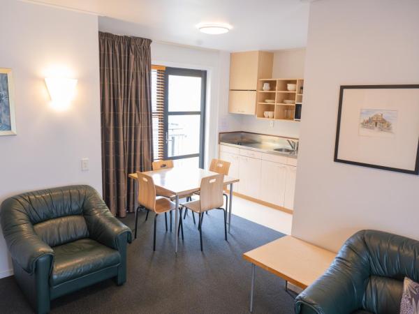 Victoria Court Motor Lodge : photo 8 de la chambre appartement 2 chambres avec baignoire spa