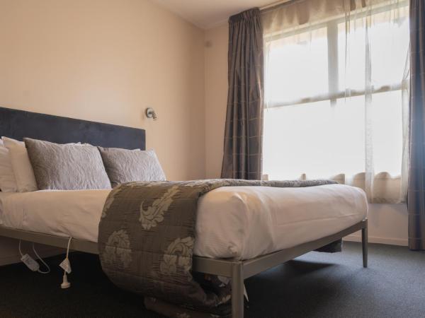 Victoria Court Motor Lodge : photo 4 de la chambre suite avec balcon