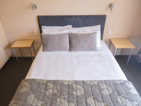 Victoria Court Motor Lodge : photo 7 de la chambre suite avec balcon