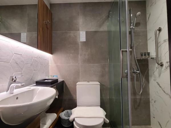 The Harbourview - Chinese YMCA of Hong Kong : photo 3 de la chambre chambre premier plus
