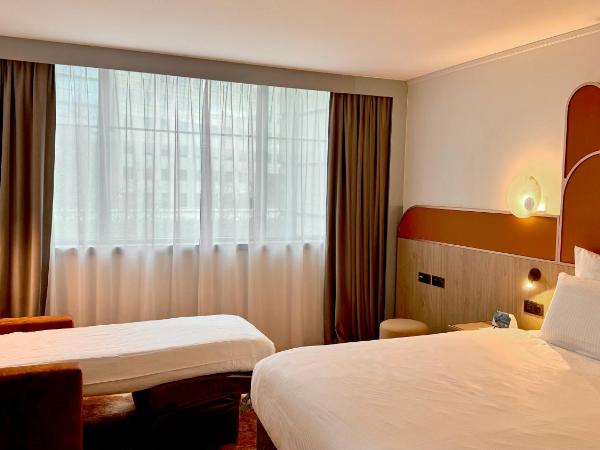 Pullman Paris Centre - Bercy : photo 10 de la chambre chambre supérieure avec lit king-size et canapé-lit enfant