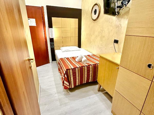 Hotel Fiorella Milano : photo 1 de la chambre chambre simple classique