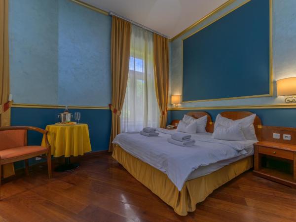 Hotel Kinsky Fountain : photo 7 de la chambre superior family room with balcony - connected rooms