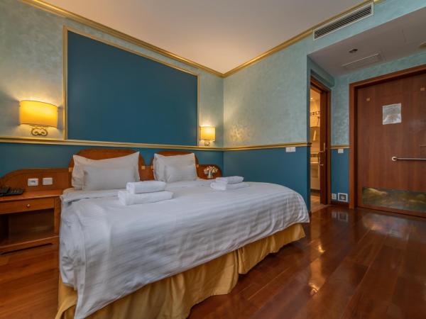 Hotel Kinsky Fountain : photo 3 de la chambre chambre double ou lits jumeaux - accessible aux personnes à mobilité réduite