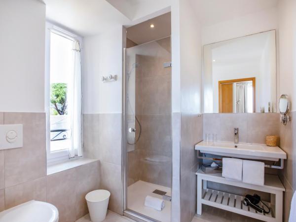 Hotel La Bienvenue : photo 6 de la chambre chambre - vue sur mer