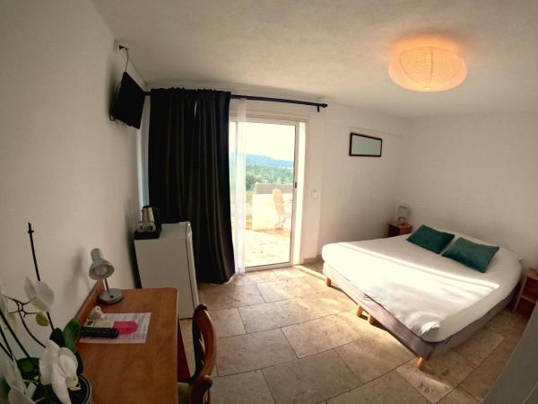 Azur Hotel : photo 4 de la chambre chambre double supérieure - vue sur mer