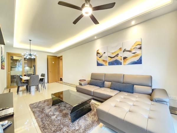 R&F Princess Cove CIQ Premium Sea View Suites by NEO : photo 10 de la chambre appartement 3 chambres avec balcon