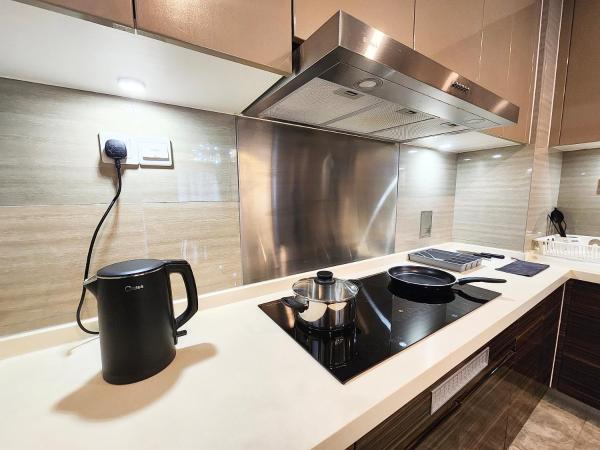 R&F Princess Cove CIQ Premium Sea View Suites by NEO : photo 7 de la chambre appartement 3 chambres avec balcon