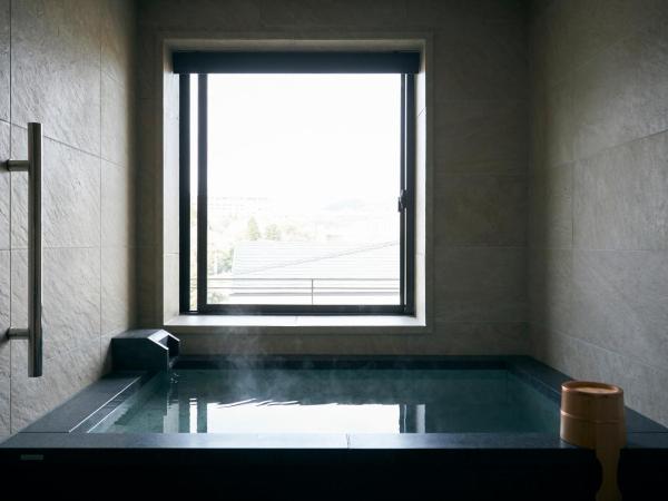 Arima Onsen Takayamaso Hanano : photo 5 de la chambre suite lit king-size avec baignoire spa