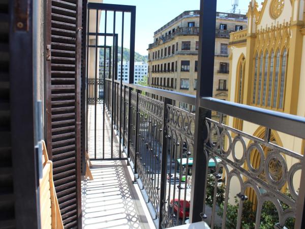 Pension Joakina : photo 5 de la chambre chambre double ou lits jumeaux avec balcon