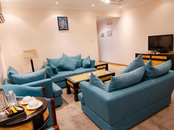 Garden Hotel Muscat By Royal Titan Group : photo 9 de la chambre suite lit king-size