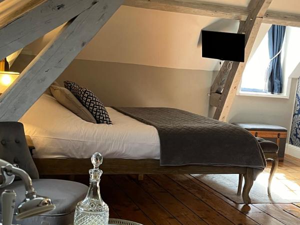 Chambres d'hôtes du château : photo 1 de la chambre chambre double deluxe avec baignoire